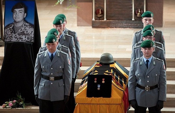 Trauerfeier für Alexej K. in Detmold hat begonnen. - © Foto: DPA