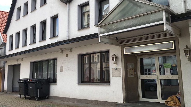 In der Flüchtlingsunterkunft in der Breiten Straße hat es in der Nacht zu Freitag eine Brandstiftung gegeben. - © Till Brand