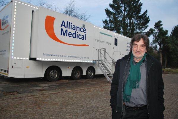 Spart Zeit: Mit dem Röntgenmobil kann die Verweildauer der Menschen in der Einrichtung in der ehemaligen Suchtklinik verkürzt werden, sagt Einrichtungsleiter Jochen Nadolski-Voigt. - © Sigurd Gringel