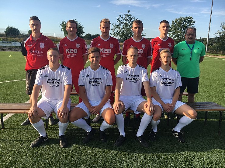 Neue Gesichter: (hintere Reihe von links) Trainer Daniel Schlingmann, Christian Franz, Florian Bobe, Kieran McCathy, Ole Dobrileit, Fitnesscoach Manfred Müller sowie (vordere Reihe von links) Nico Beck, Kevin Tschernjawskij, Moritz Krügel und Jan Hoffmann. - © Andreas Schlingmann