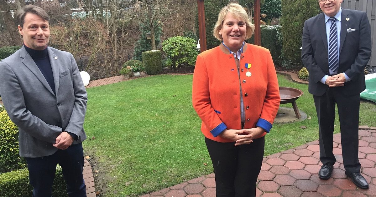 Lions überreichen Martina Hannen eine besondere Verdienstmedaille