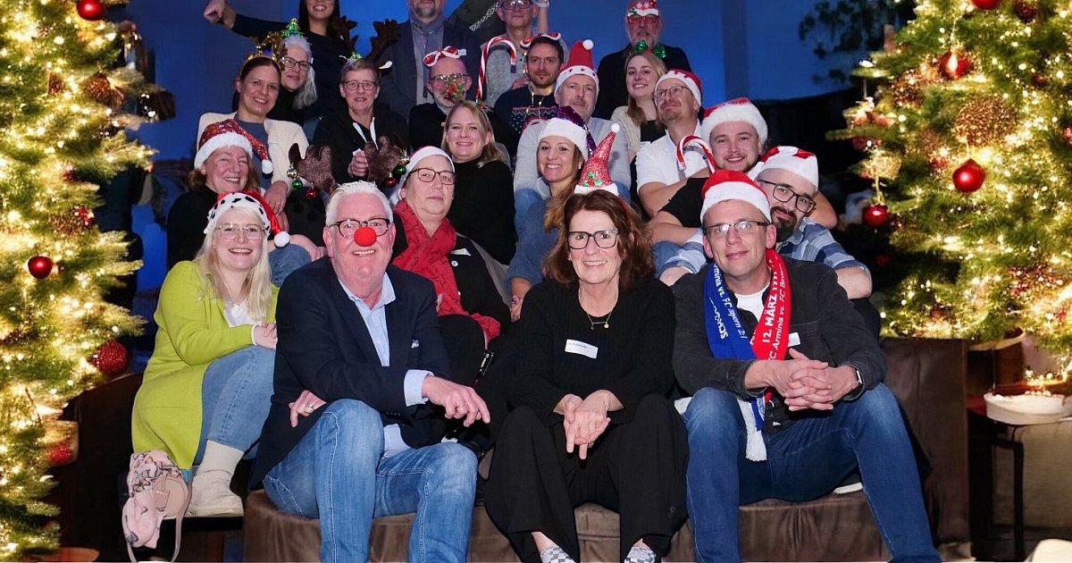 Lippe-im-Weihnachtsfieber-Ein-Foto-mit-den-Kollegen-gewinnt-1000-Euro