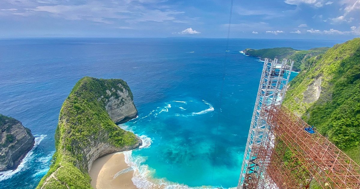 Umstrittener-Glasaufzug-auf-Bali-soll-abgerissen-werden
