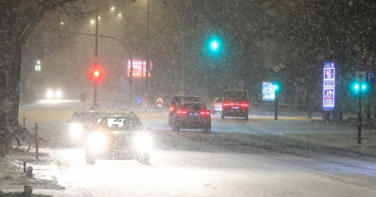 Wintereinbruch-sorgt-f-r-Gl-tte-in-Deutschland