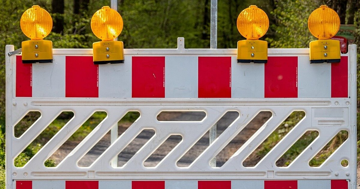 Bauarbeiten-an-Blomberger-Bushaltestelle-schr-nkt-den-Verkehr-auf-dem-Ostring-ein