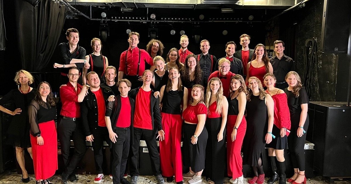 In-Bergkirchen-erschallen-die-Stimmen