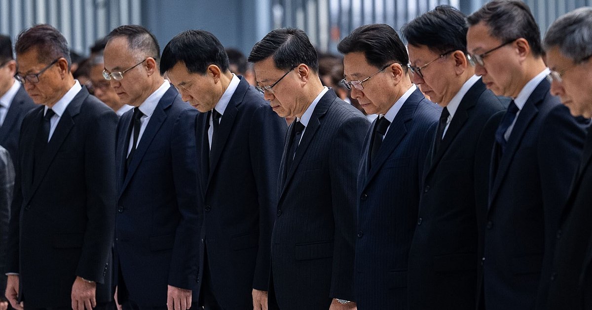 Nach-Gro-brand-Hongkong-ruft-dreit-gige-Trauerzeit-aus