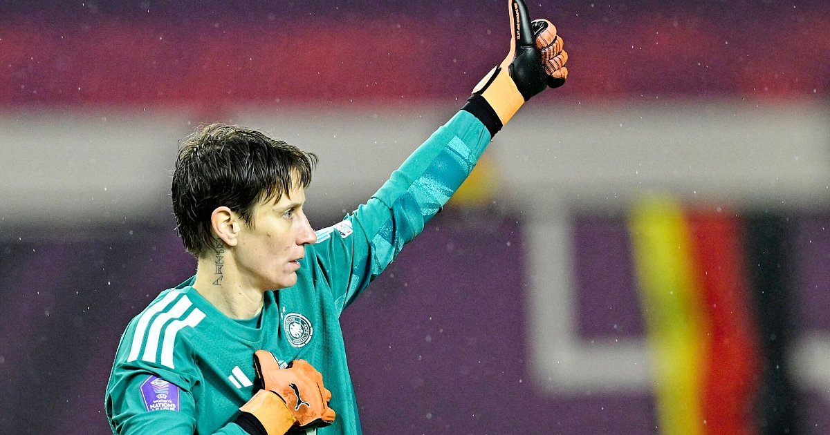 Fokus-auf-Troph-e-Keeperin-Berger-spricht-ber-DFB-Zukunft