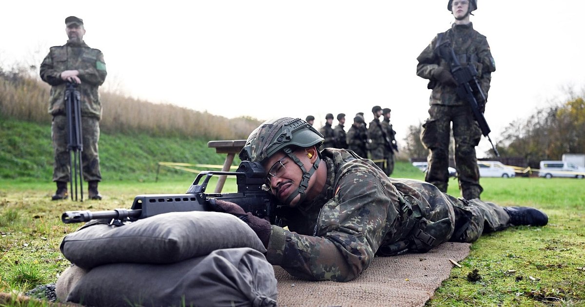 Wehrdienst-Gr-ne-f-r-verpflichtende-Musterung