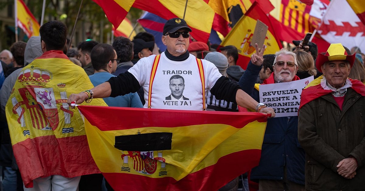 Zehntausende-fordern-in-Spanien-R-cktritt-von-Regierung