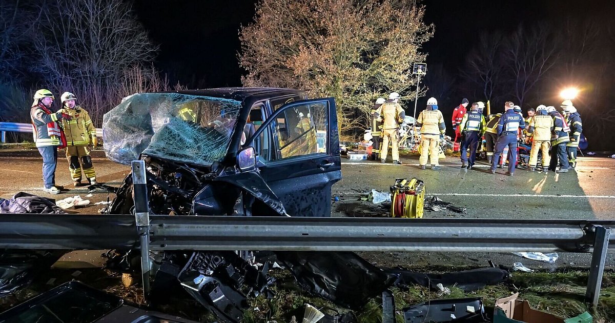 Beifahrer-stirbt-bei-schwerem-Autounfall
