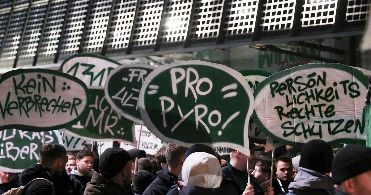 Protest-von-Fu-ballfans-zum-Start-der-Innenministerkonferenz