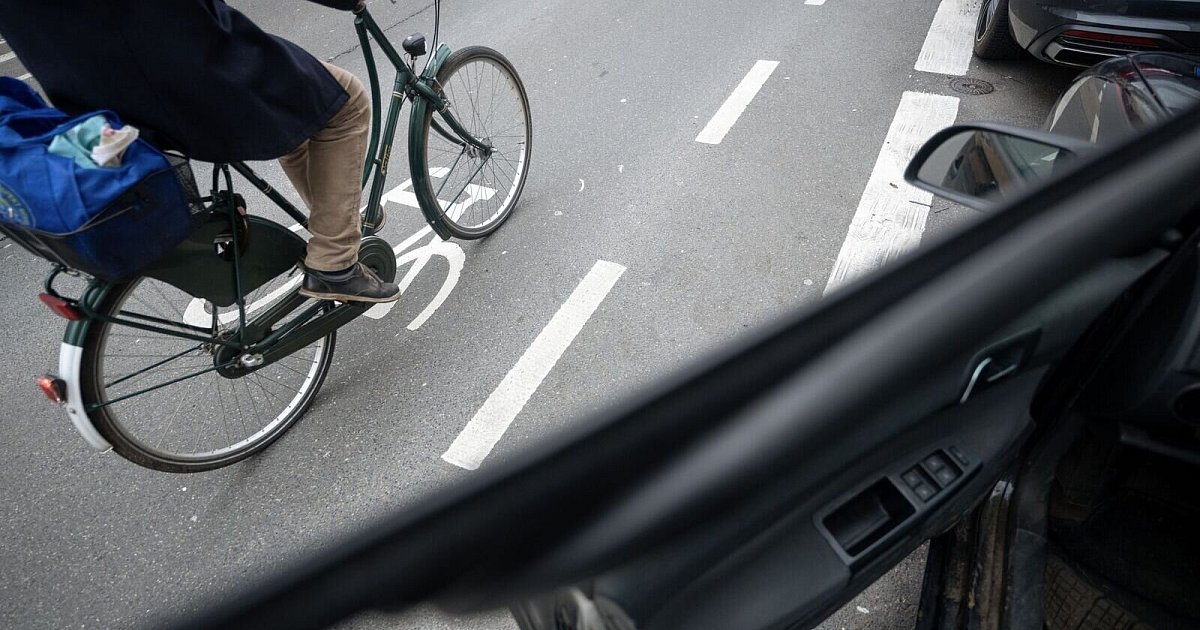 Autohersteller-sollen-zu-T-rwarnsystemen-verpflichtet-werden