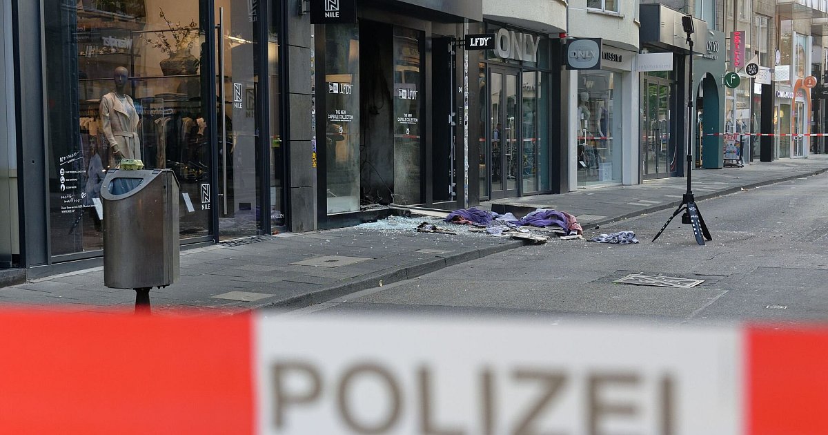 Sprengsatz-in-Modegesch-ft-gez-ndet-Gest-ndnis