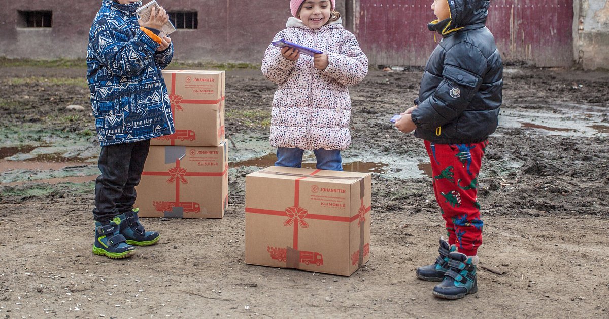 Johanniter-in-Lippe-sammeln-Weihnachtsp-ckchen-f-r-Bed-rftige