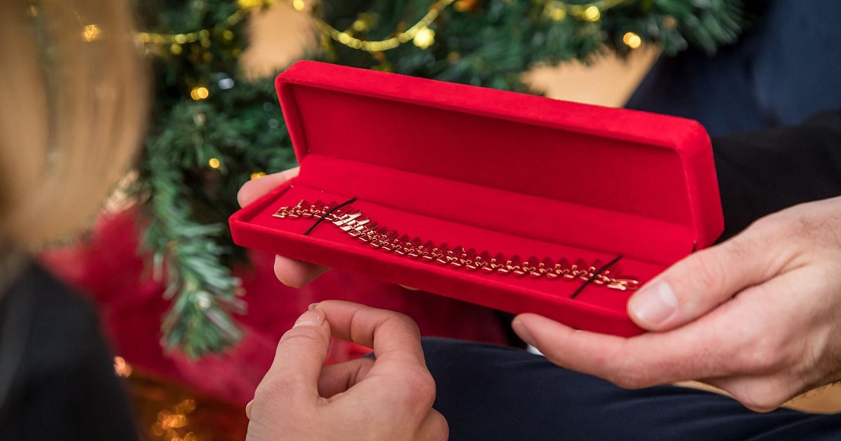 Festzeit-Ausgaben-Warum-wir-zu-Weihnachten-mehr-ausgeben