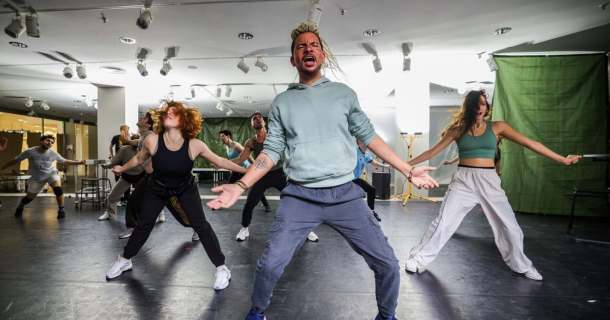 Mallorca-Musical-probt-in-leeren-R-umen-von-Einkaufszentrum