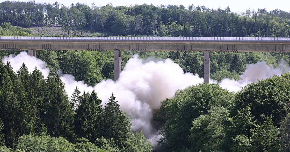 Weitere-A45-Talbr-cke-wird-gesprengt