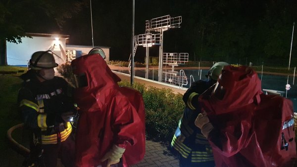 Einsatz im Blomberger Freibad. - © Feuerwehr Barntrup