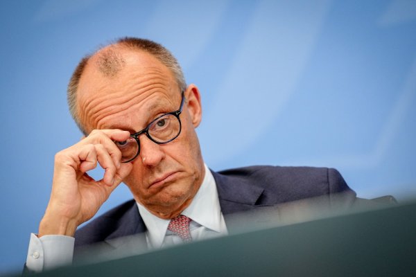«Wir schauen uns das noch mal an», sagte der Kanzler. - © Kay Nietfeld/dpa