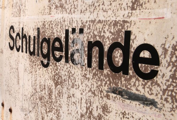 Kommunen sehen größten Investitionsrückstand bei Schulgebäuden (Symbolbild) - © Hendrik Schmidt/dpa-Zentralbild/dpa