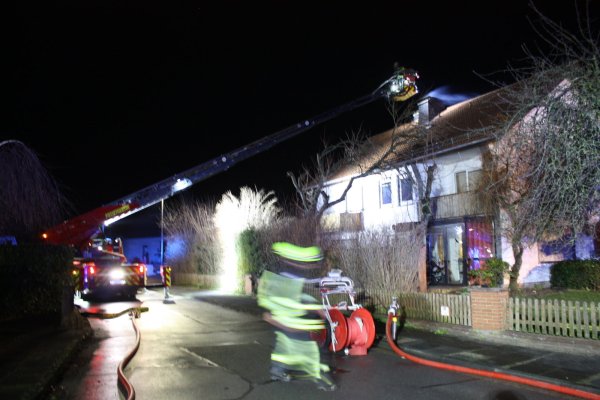 Am Sonntagabend ist die Freiwillige Feuerwehr Horn-Bad Meinberg zu einem Kaminbrand ausgerückt. - © Freiwillige Feuerwehr Horn-Bad Meinberg