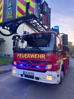 Die Feuerwehr l&ouml;schte ein Feuer in der Adenauer Stra&szlig;e. - &copy; Foto: Feuerwehr Detmold/C. Rieks