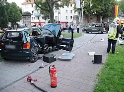 Ein Mann wurde getötet. Drei Personen wurden schwer, drei weitere leicht verletzt. - © FOTO: MARC KÖPPELMANN