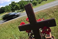 - &copy; SYMBOLFOTO: DPA