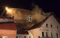 Brand in Salzkotten zerst&ouml;rt Dachstuhl - &copy; SALZKOTTEN