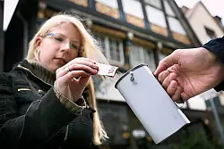 Beim Spenden ist Vorsicht angesagt. - &copy; FOTO: FRANK-MICHAEL KIEL-STEINKAMP