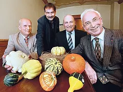 Hubertus Beringmeier, Herbert Quakernack,Wilhelm Br&uuml;ggemeier und Arnold We&szlig;ling vom WLV. - &copy; FOTO: ZOBE