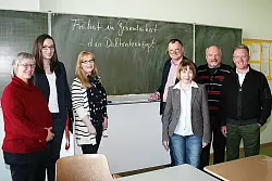 Barbara M&uuml;ller, Susanne Graichen, Kirsten Strangh&ouml;ner, Michael Kr&uuml;germeyer-Kalthoff, Eveline Quentmeier, Dr. Klaus H&uuml;schen sowie Dr. Benedikt J&auml;ker (von links). - &copy; Foto: Castrup