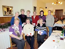 Vorsitzende Marlies Schiller ist seit 25 Jahren im Vorstand, Margot Benner singt seit 50 Jahren, Inge Höwing ist seit 20 Jahren im Vorstand (von links, sitzend). Auch Hilde Gayermann, Bärbel Tölle, Ingrid Köster, Jutta Hampe, Rosi Requardt und Elke Strunke wurden geehrt (von links, stehend). - © Foto: Privat