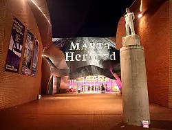 Das Marta-Bauwerk an der Goebenstra&szlig;e in Herford. - &copy; FOTO: FRANK-MICHAEL KIEL-STEINKAMP