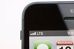 Wenn ihr Handy den Daten&uuml;bertragungsstandard LTE unterst&uuml;tzt, erscheinen oben links die drei Buchstaben. - &copy; ARCHIVFOTO: DPA