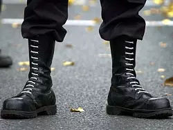 - &copy; SYMBOLFOTO: DPA