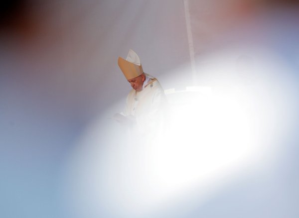 Ob zu Umweltthemen, Homosexualität oder Reformen in der Kirche - zahlreiche Zitate von Papst Franziskus bleiben in Erinnerung. - © Vadim Ghirda/AP/dpa