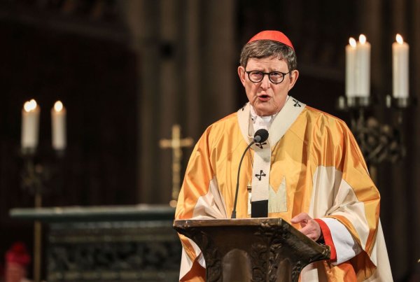 Kardinal Woelki hat den verstorbenen Papst Franziskus als «unermüdlichen Anwalt der Schwachen» gewürdigt (Archivbild). - © Oliver Berg/dpa