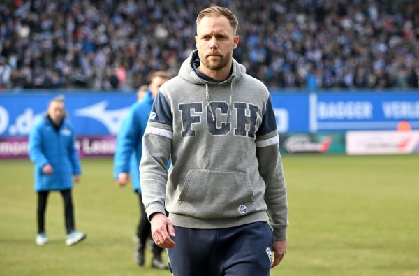 Rostocks Trainer Daniel Brinkmann spielt auch mal in der Kreisliga mit. - © Michael Schwartz/dpa