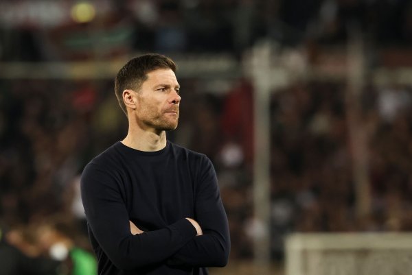 Keine Titel-Illusionen mehr: Bayer-Trainer Xabi Alonso. - © Christian Charisius/dpa