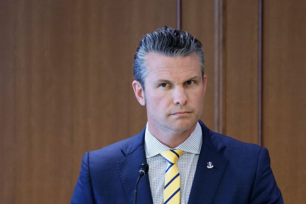 Pete Hegseth sieht sich neuen Vorwürfen ausgesetzt. (Archivbild) - © Kiyoshi Ota/Bloomberg Pool via AP/dpa
