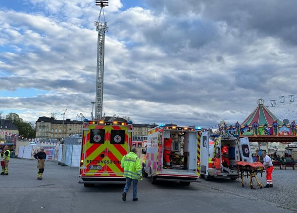 Auf dem Volksfest in Bayreuth ist es am Abend zu einem Unfall gekommen. - © Ferdinand Merzbach/NEWS5/dpa