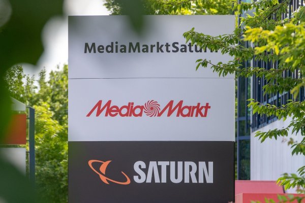 Mediamarkt und Saturn - zwei Elektronikshops, die künftig wohl einen chinesischen Eigentümer haben. (Archivbild) - © Armin Weigel/dpa