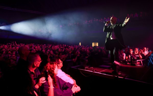 Unheilig sind zurück auf der Bühne. - © Jan Woitas/dpa