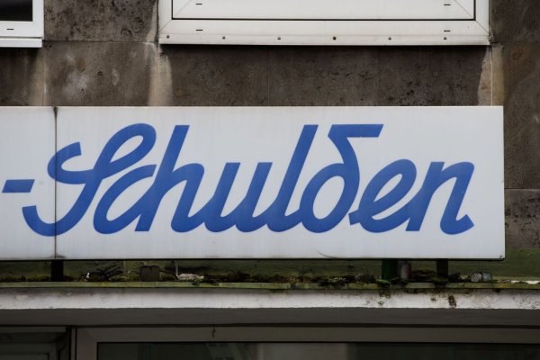 Wenn es um Überschuldung geht, ist das Ruhrgebiet aus Sicht von Creditreform das «Sorgenkind» in NRW. - © Rolf Vennenbernd/dpa