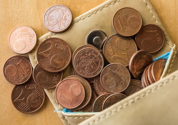 Die Überschuldungsquote, also der Anteil überschuldeter Personen im Verhältnis zu allen Erwachsenen, erhöhte sich zuletzt auf 8,16 Prozent. - © Patrick Pleul/dpa-Zentralbild/dpa