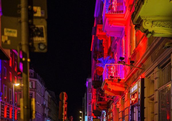 Ministerin Prien setzt Expertenkommission für besseren Prostituiertenschutz ein. (Archivbild) - © Andreas Arnold/dpa