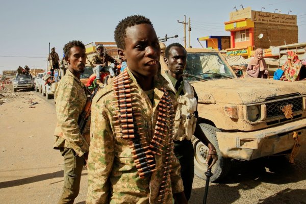 Die sudanesische Armee kämpft seit 2023 gegen die RSF-Miliz, doch diese kontrolliert mittlerweile etwa das halbe besiedelte Gebiet des Sudans. (Archivbild) - © Uncredited/AP/dpa