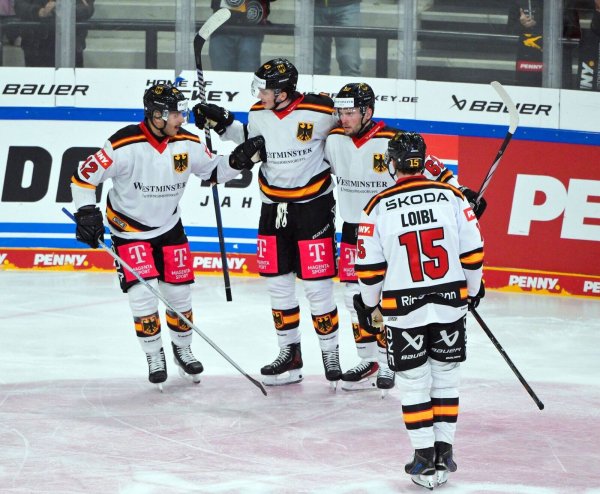 Der Deutsche Eishockey-Bund richtet sein Heim-Turnier im kommenden Jahr in Düsseldorf aus. - © Peter Kneffel/dpa
